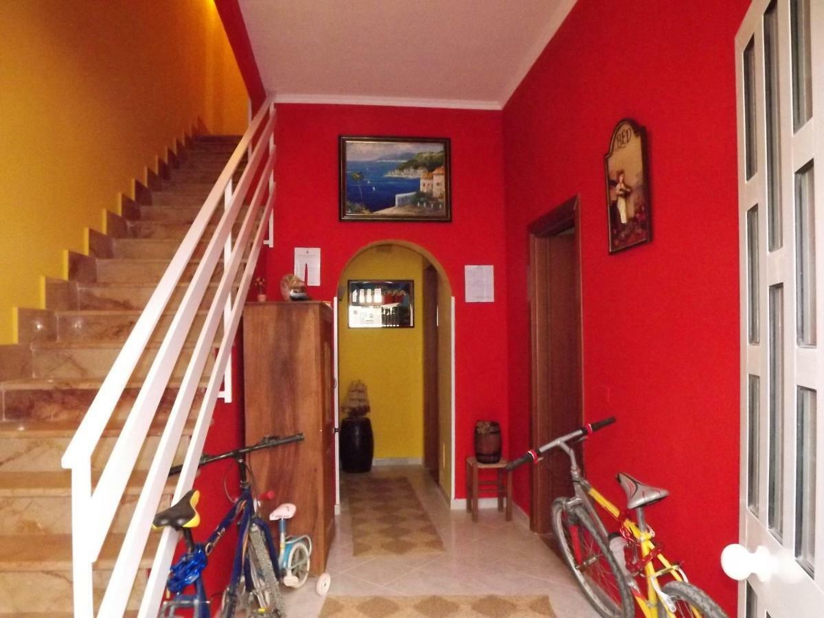 B&B Il Girasole 巴莱斯特拉泰 外观 照片